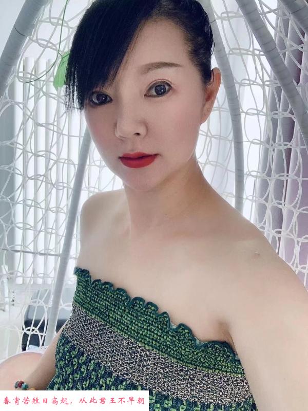瑶海会喷水的熟女 第1张