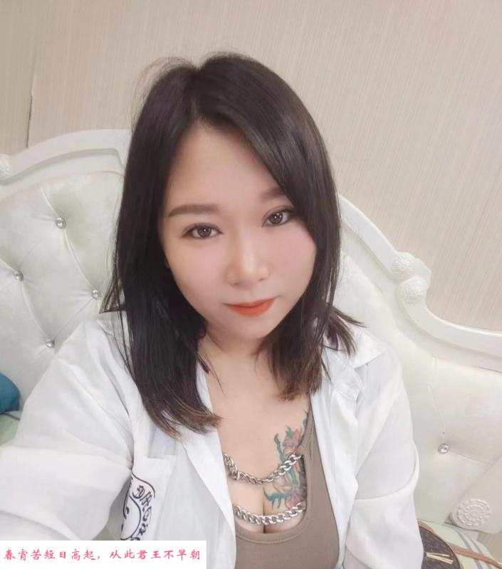 北站微胖大胸美女 第2张