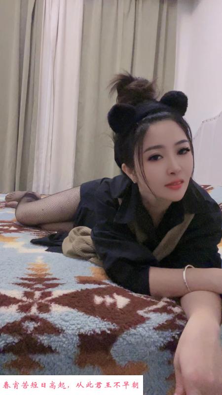 黑框眼镜少妇 第3张