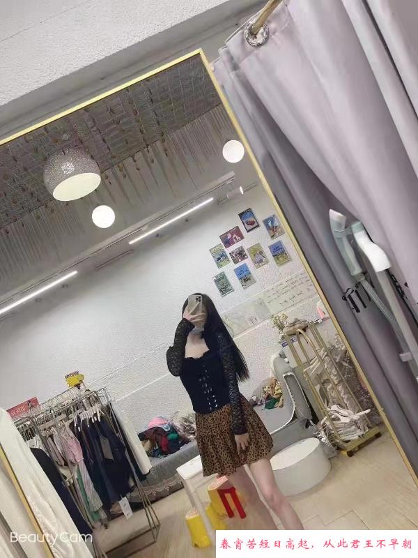 长腿美少女洋洋 第2张