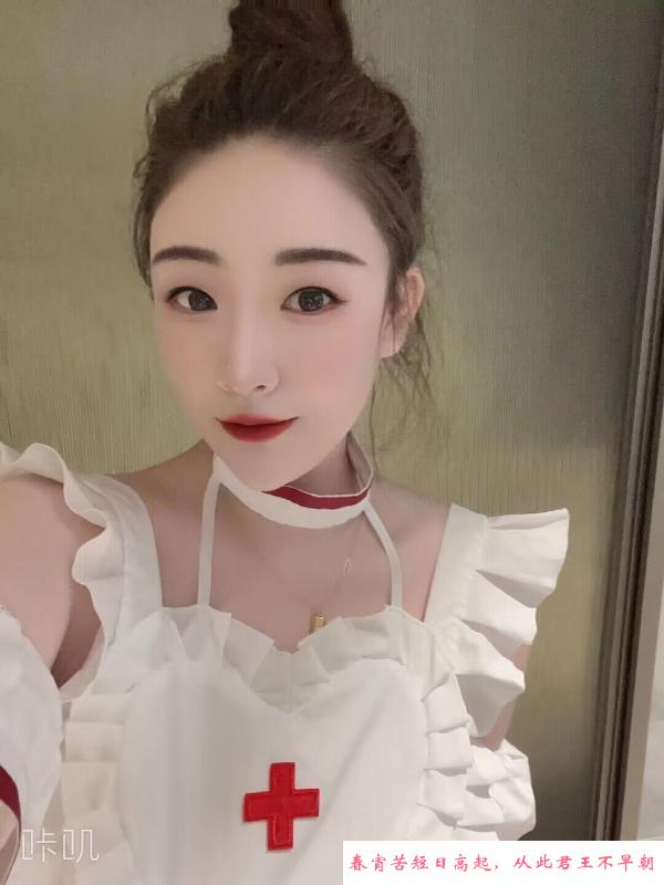 清纯美女服务态度好 第1张