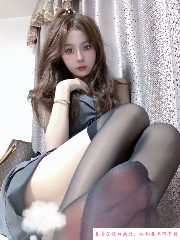 黑丝美腿baby 第1张