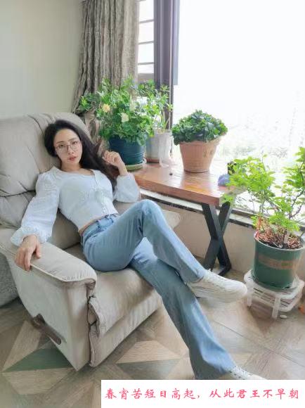 眼镜御姐娜娜姐 第3张