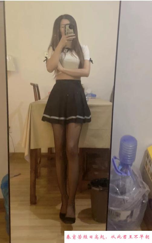 蛇吻伸舌头小朵朵 第2张