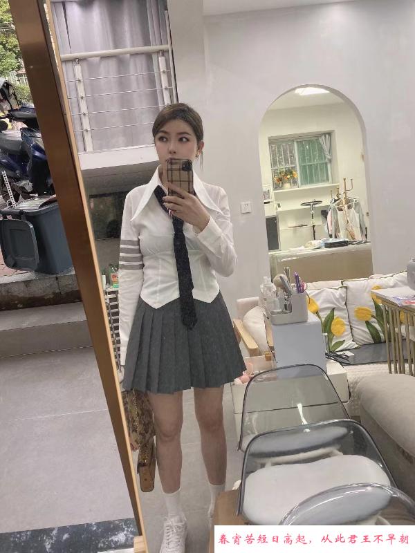 身材爆好的颜值妹子 第2张