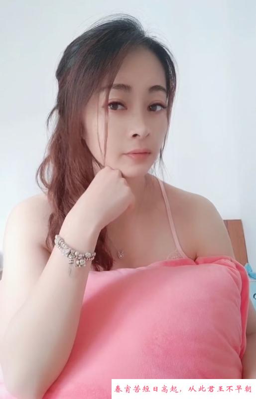 秦淮佳佳 第1张