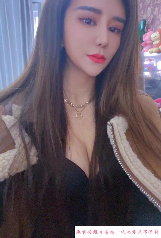 建邺蜂腰大屁股美女 第1张
