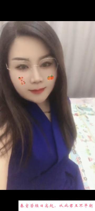 丰满熟女性感姐姐 第3张