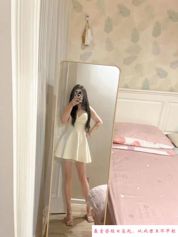 新街口服务系美眉 第3张