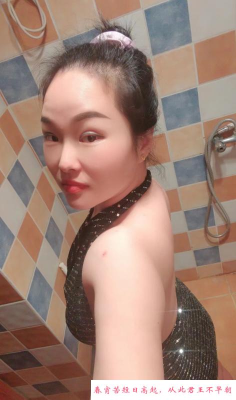 谢家湾骚熟女 第1张