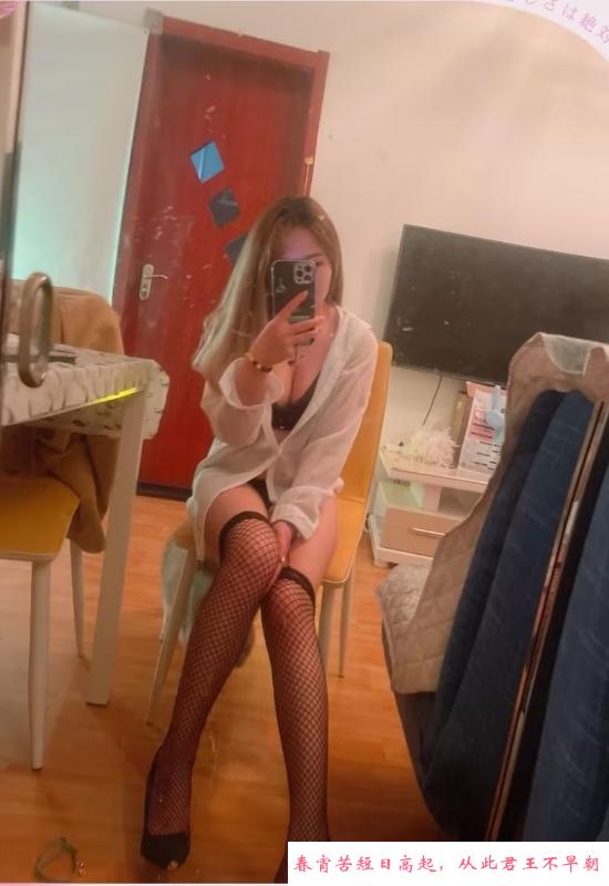 王家湾大胸性感骚货 第2张