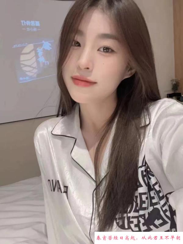 新街口大眼美女 第1张