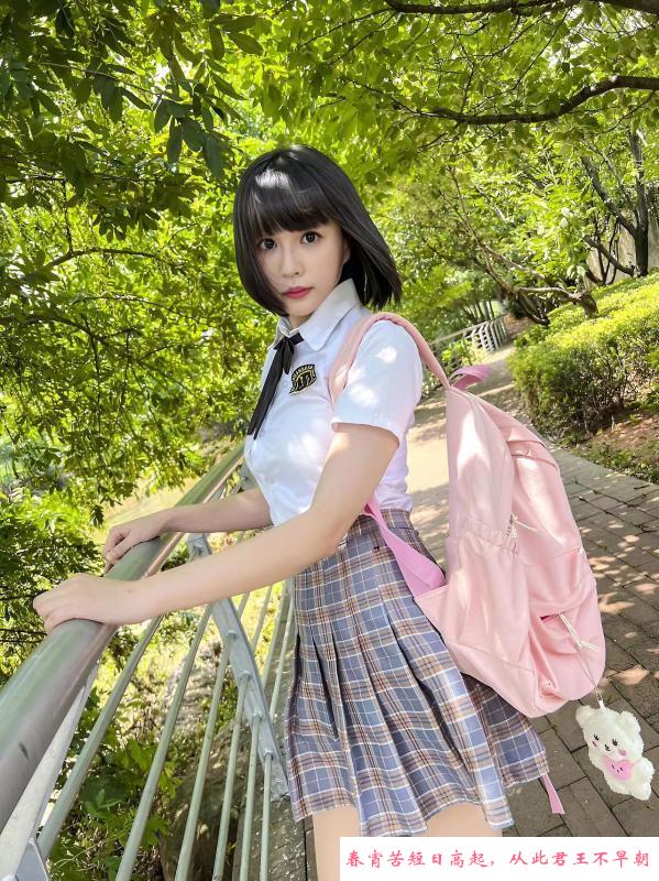 身材服务好的琉璃 第2张