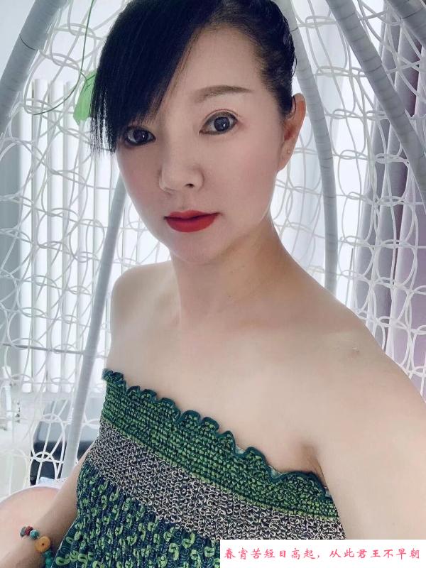 合肥长腿喷水美女 第2张