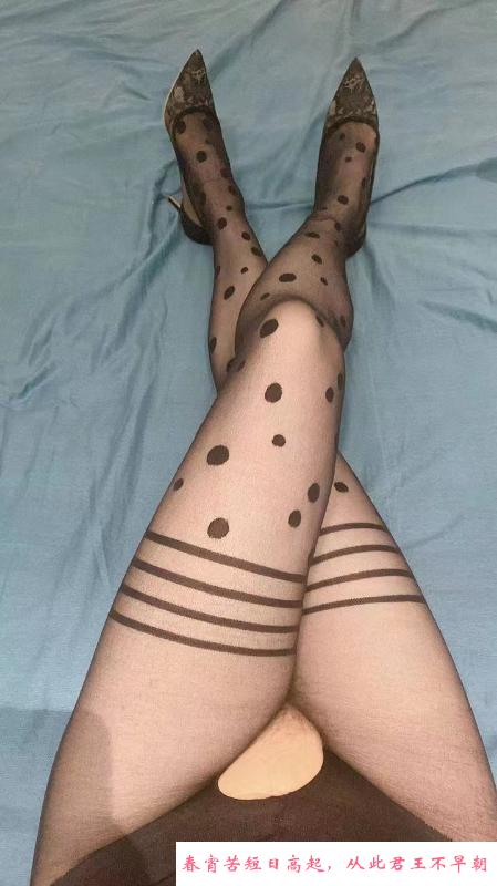 新街口大奶美女 第3张