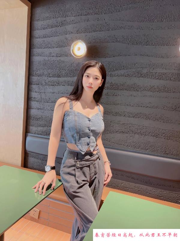 曼妙身材大胸妹子 第3张