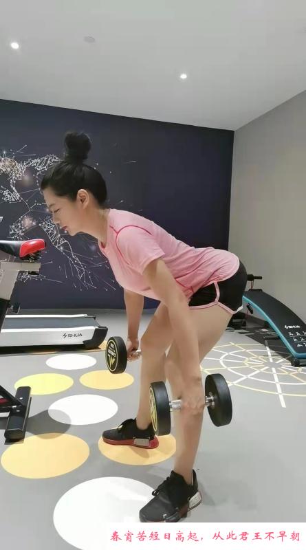 健身的小姐姐 第3张