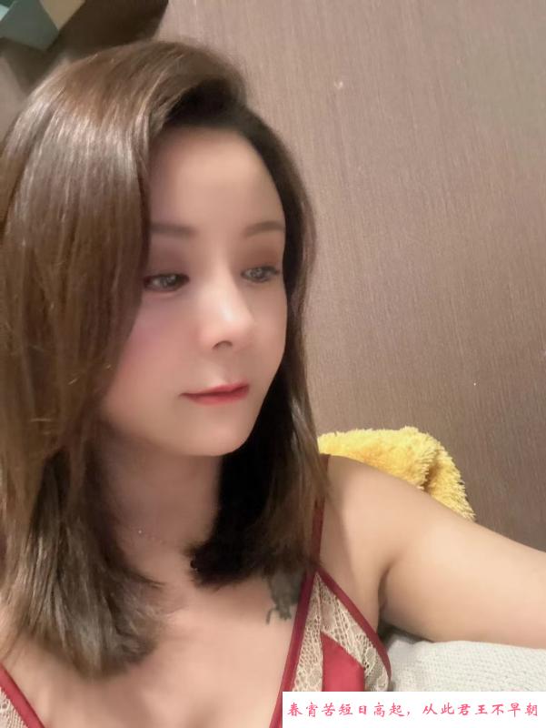 蓝谷地轻熟女 第1张