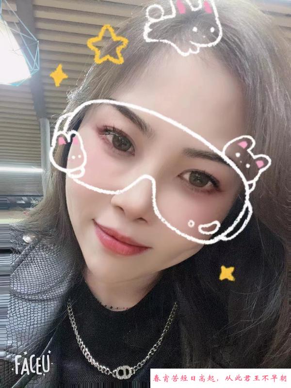 奥韵康城点烟小嫂子 第1张