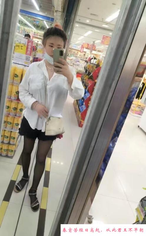 紫荆广场口爆少妇 第1张