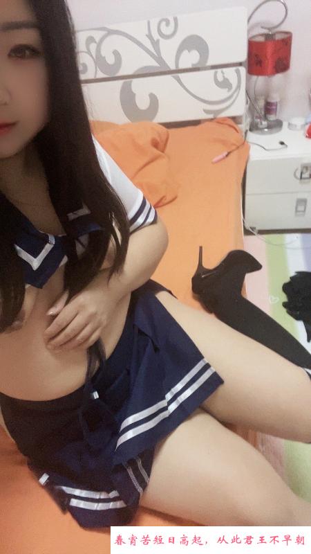 西青翘臀 第2张