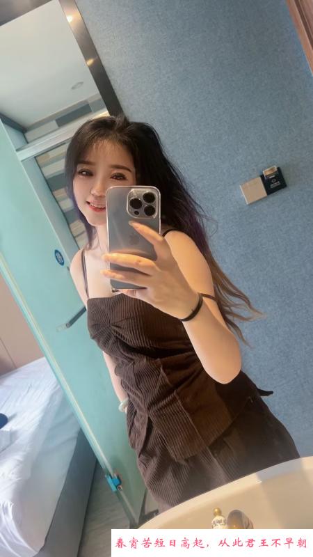 身材不错的小姑凉 第1张