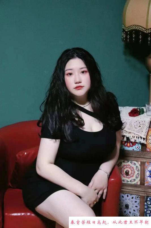 兼职巨乳小倩 第1张