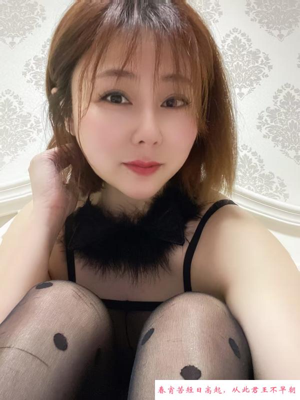 短发美女雯雯 第1张