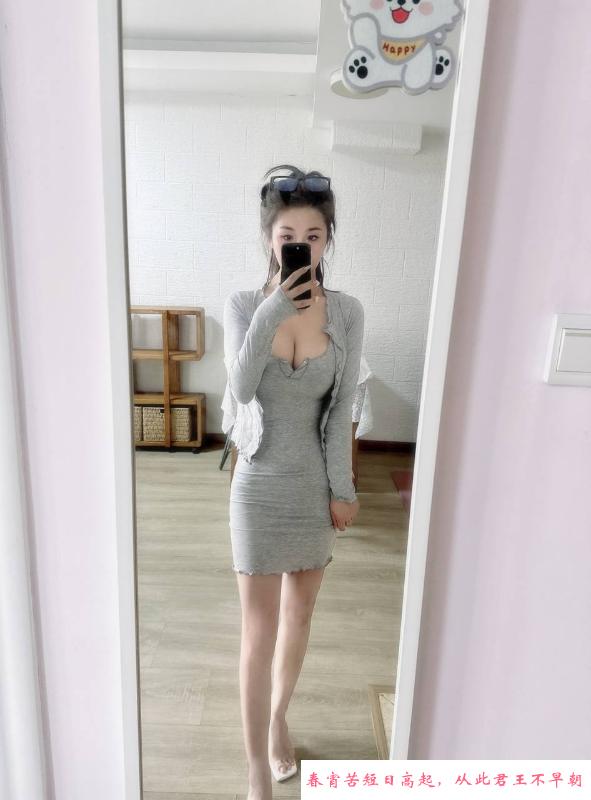 性感大胸好身材妹子 第1张