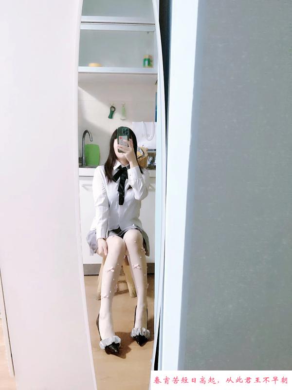 南开中项俏皮妹妹 第1张