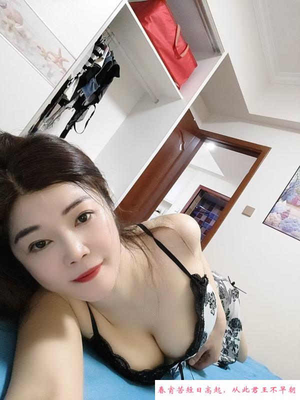 长腿黑丝女神英子 第2张
