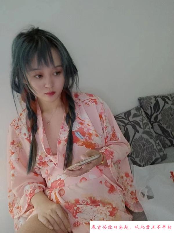 年轻性感美女 第4张