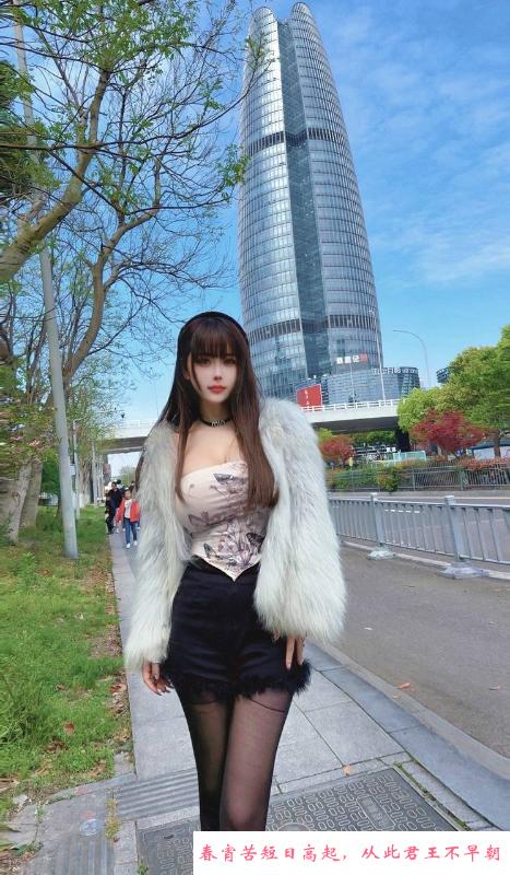 性感反差女友馨菲 第3张