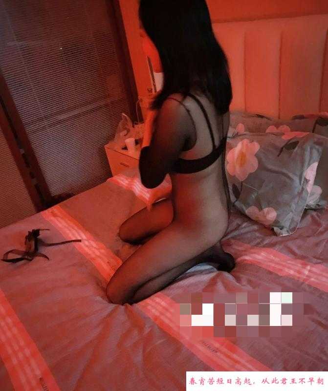 黑丝荡妇琳琳 第3张