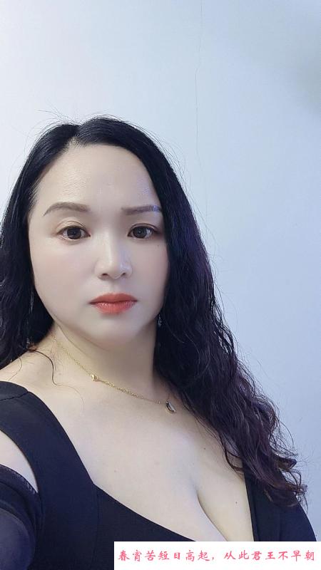宝安巨臀熟女 第1张