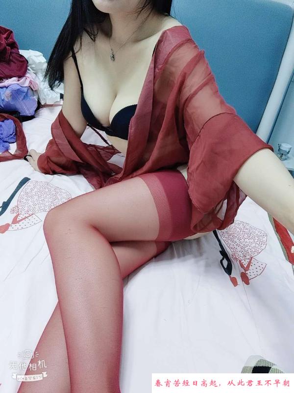 横塘丰乳肥臀可爱妹子 第3张