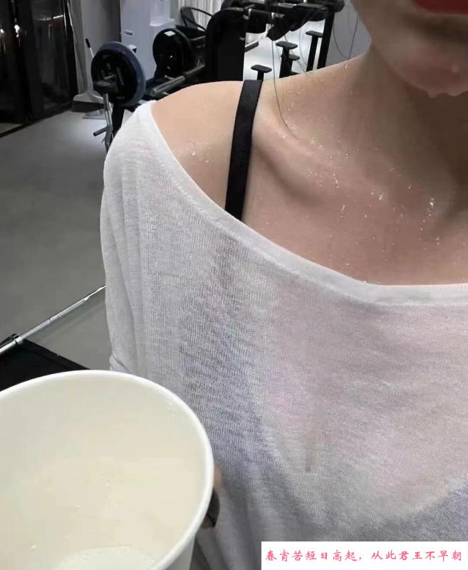 仁和路健身美女小叶子 第1张