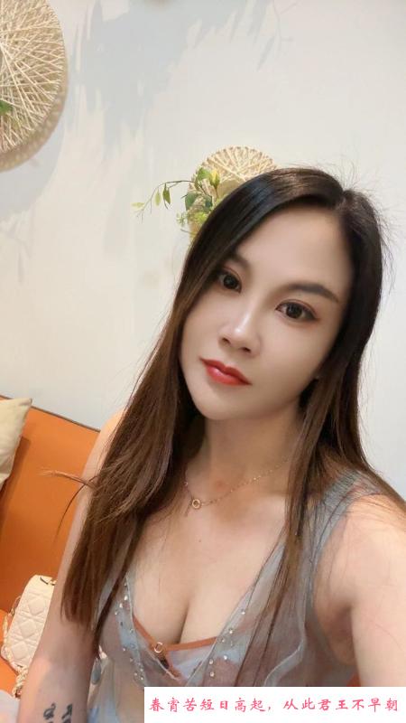 巨鼎广场少妇 第2张