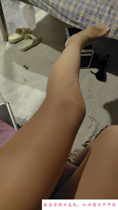 太原的大奶长腿骚女 第1张