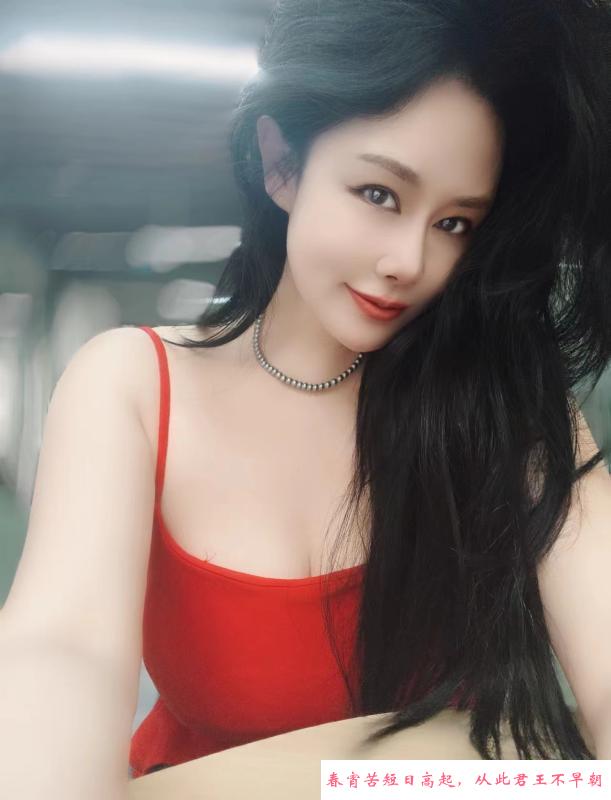 栖霞高挑美女 第1张