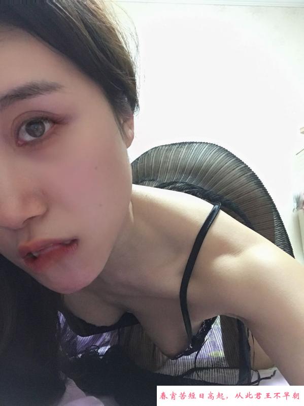 翘臀骚女深喉妹 第1张