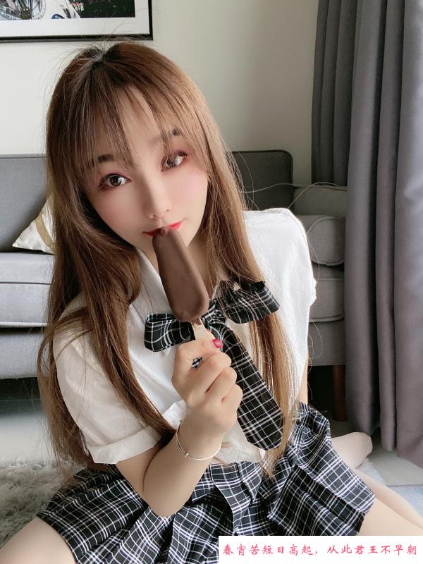 很嫩的妹子 第1张