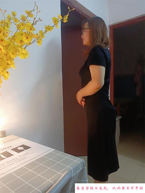 服务型丰满轻熟女 第1张