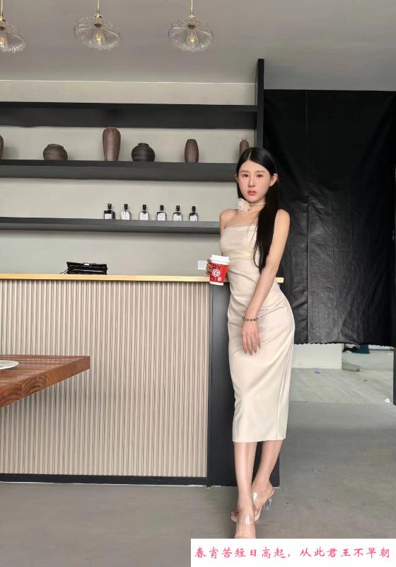 南城三通美女小鱼儿 第1张