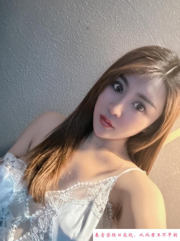 穿白内衣的朵朵 第2张