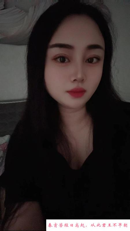 中项年轻大奶妹 第1张