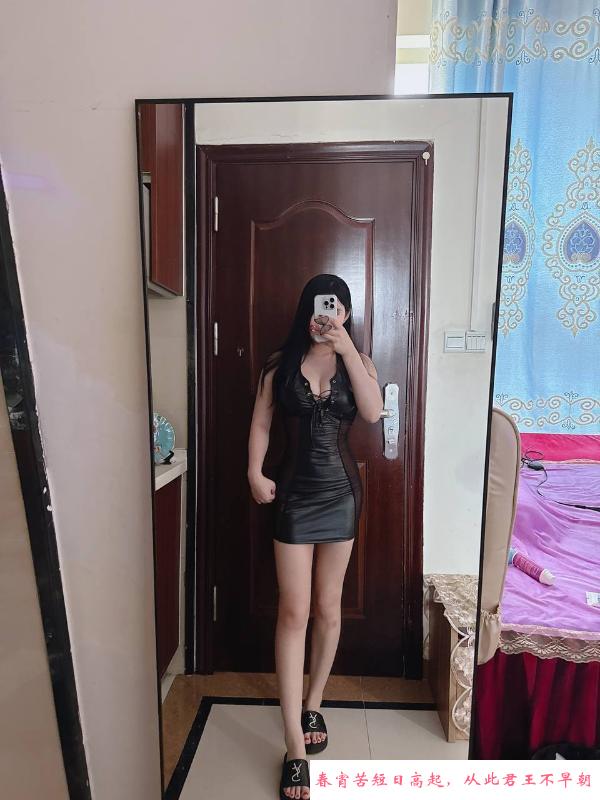 西湖区巨乳坦克 第2张