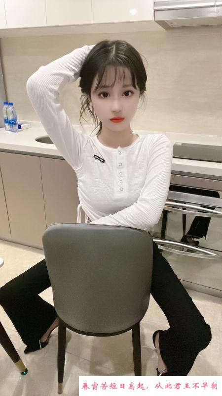 无锡小蛮腰刚下水亮妹 第1张