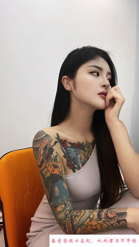 武昌大胸纹身御姐 第3张