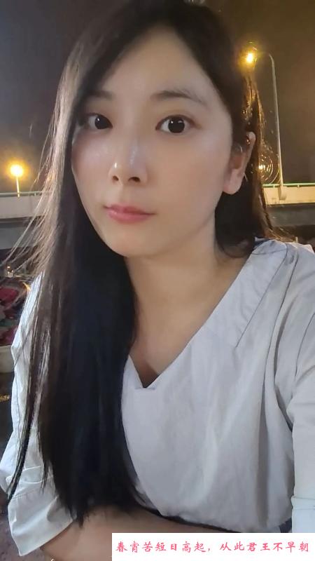 动物园附近小姐姐 第1张